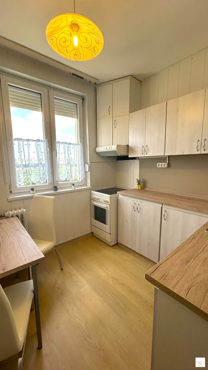 Kiadó 2 szobás, erkélyes, teljesen felújított, bútorozott 11. kép