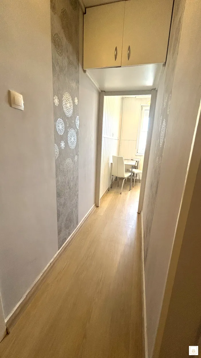 Kiadó 2 szobás, erkélyes, teljesen felújított, bútorozott 7. kép