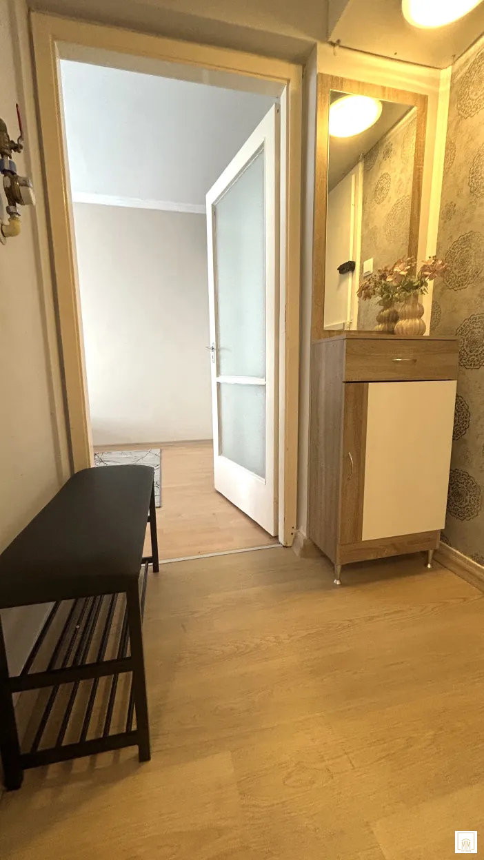 Kiadó 2 szobás, erkélyes, teljesen felújított, bútorozott 16. kép