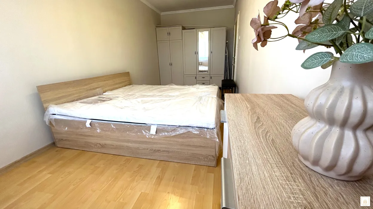 Kiadó 2 szobás, erkélyes, teljesen felújított, bútorozott 13. kép