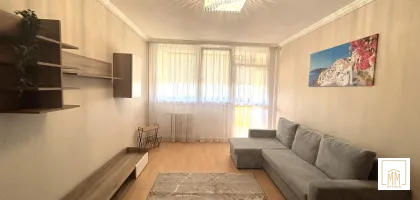 Kiadó 2 szobás, erkélyes, teljesen felújított, bútorozott