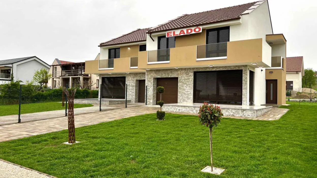 Új építésű balatoni panorámás ikerház Balatonfüreden 13. kép